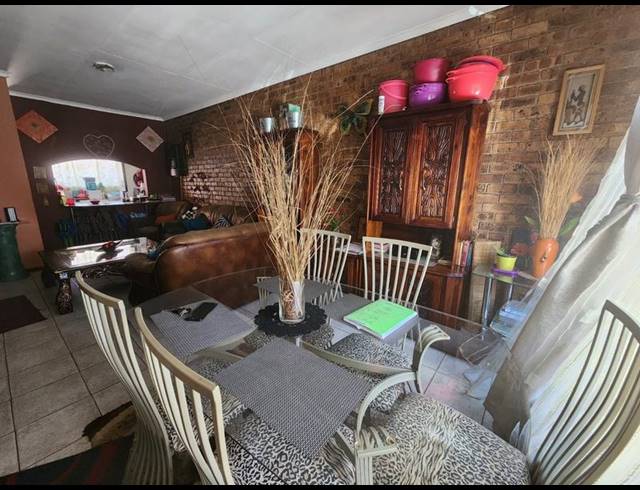 2 BEDROOM TOWNHOUSE FOR SALE IN RANDFONTEIN CENTRAL